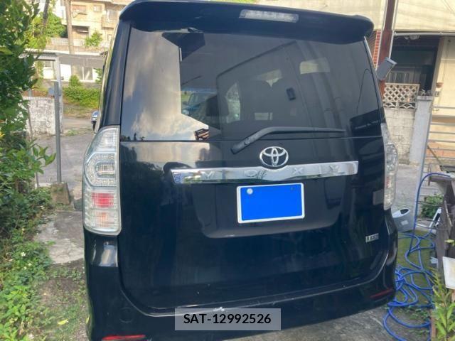 Toyota VOXY 2013-04 7226867-2