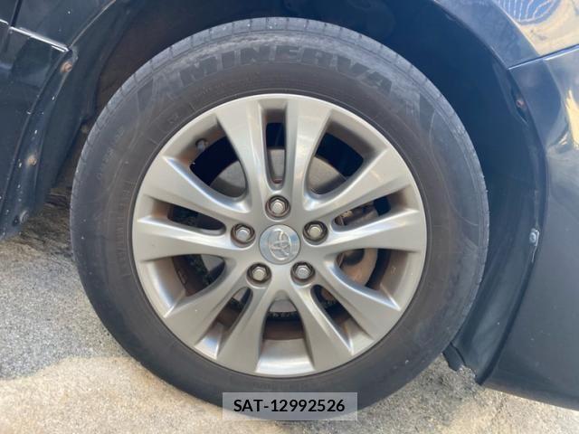 Toyota VOXY 2013-04 7226867-4