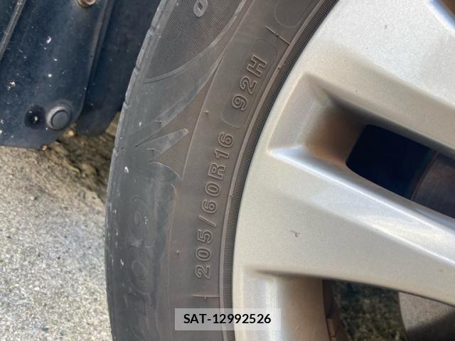 Toyota VOXY 2013-04 7226867-5