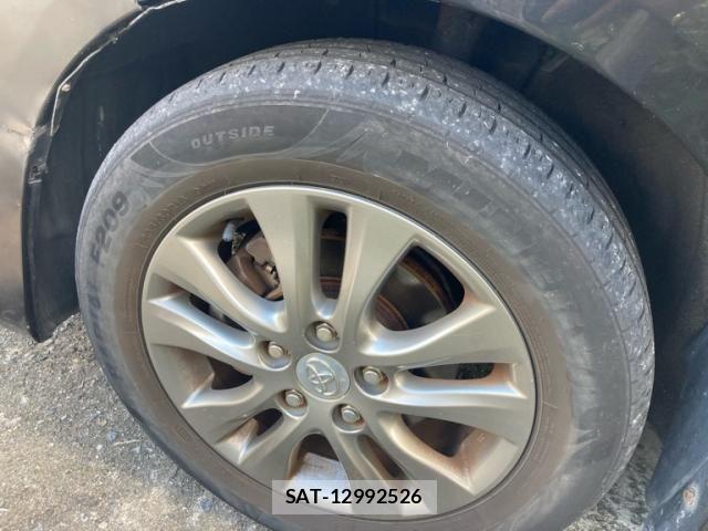 Toyota VOXY 2013-04 7226867-8