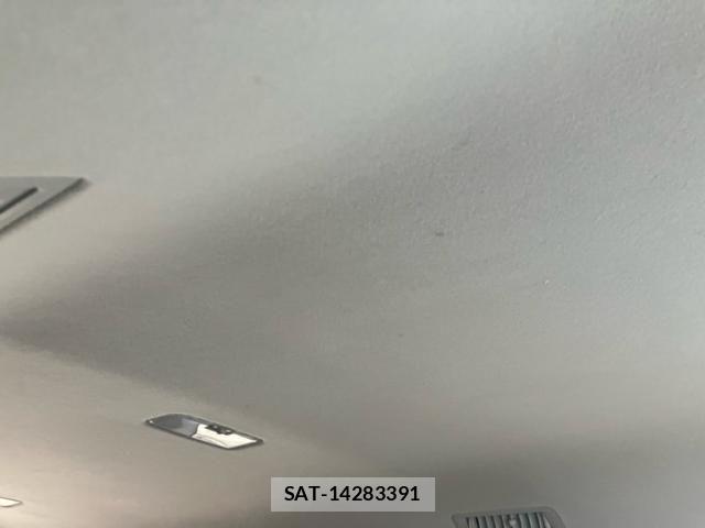 Toyota VOXY 2010-11 7226860-14