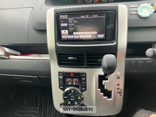 Toyota VOXY 2010-11 7226860-22