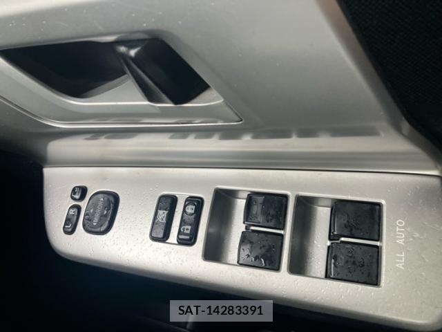 Toyota VOXY 2010-11 7226860-25