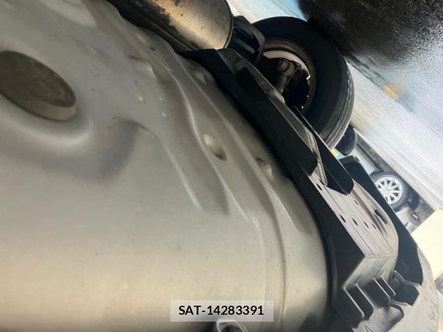 Toyota VOXY 2010-11 7226860-5