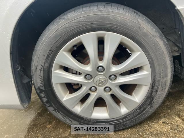 Toyota VOXY 2010-11 7226860-6