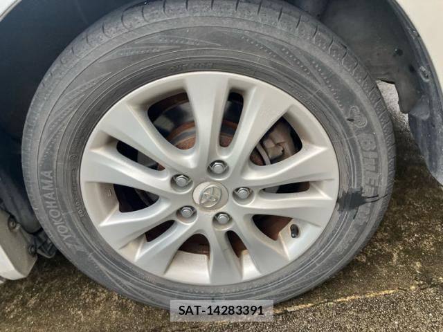 Toyota VOXY 2010-11 7226860-8