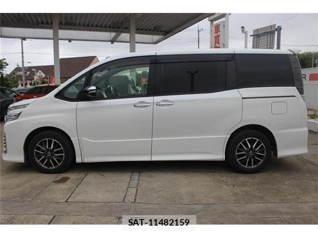 Toyota VOXY 2016-05 7226895-9