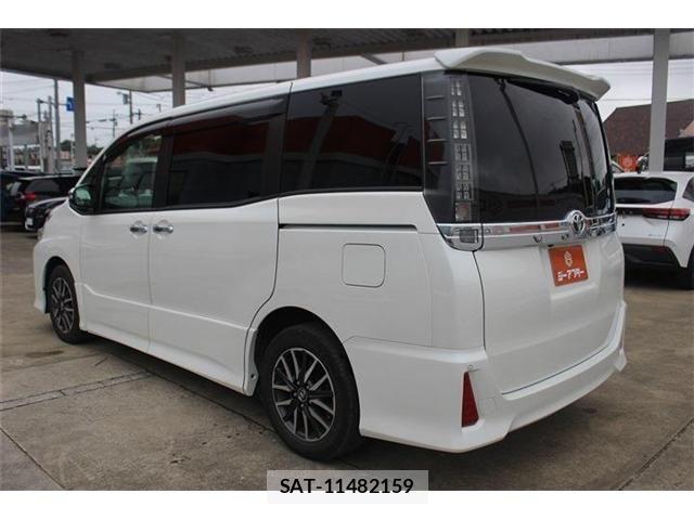Toyota VOXY 2016-05 7226895-10