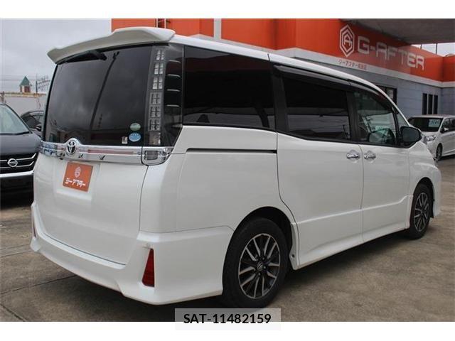 Toyota VOXY 2016-05 7226895-12