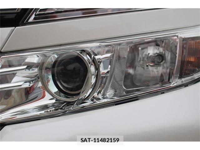Toyota VOXY 2016-05 7226895-19
