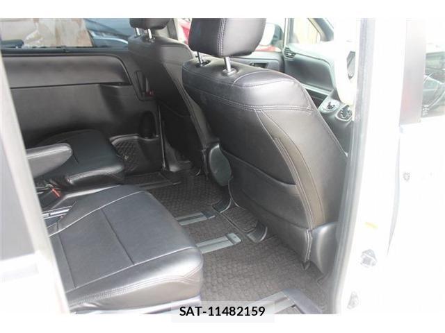 Toyota VOXY 2016-05 7226895-26