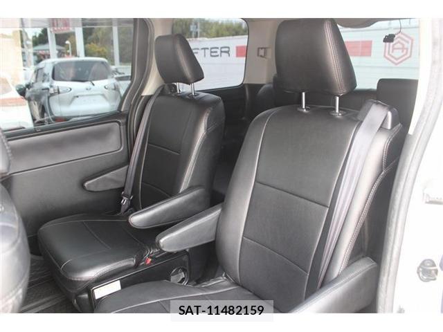 Toyota VOXY 2016-05 7226895-29
