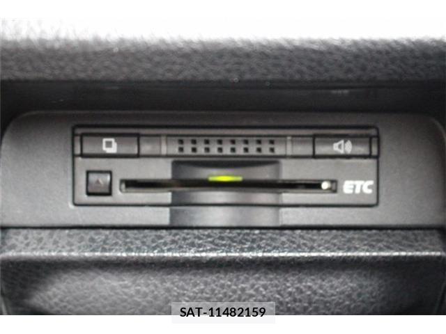 Toyota VOXY 2016-05 7226895-5