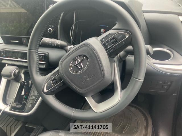 Toyota VOXY 2024-10 7226993-13