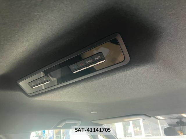 Toyota VOXY 2024-10 7226993-17