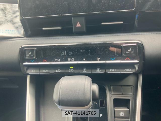 Toyota VOXY 2024-10 7226993-18