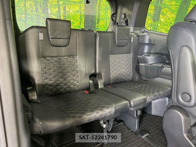 Toyota VOXY 2023-08 7226987-9