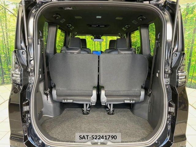 Toyota VOXY 2023-08 7226987-10
