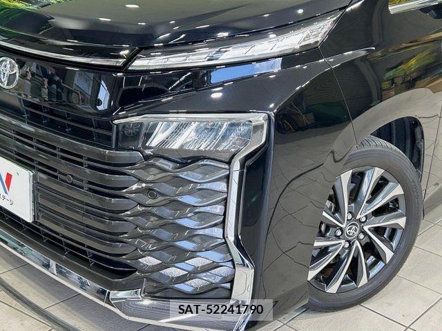 Toyota VOXY 2023-08 7226987-12