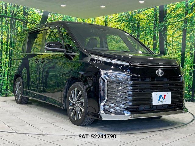 Toyota VOXY 2023-08 7226987-16