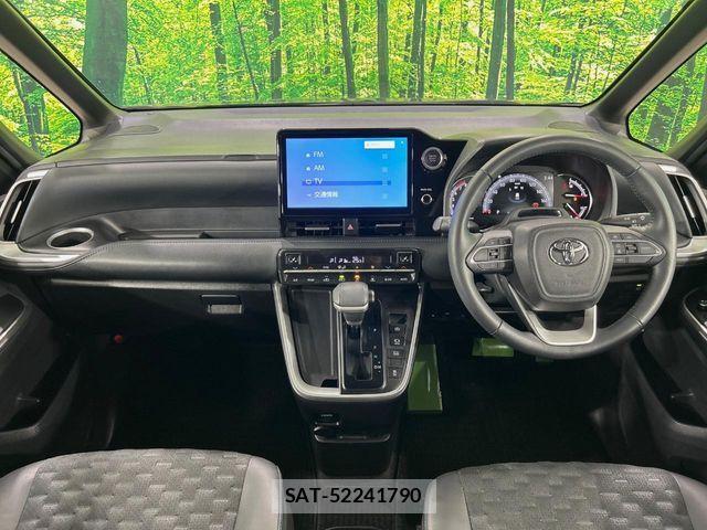 Toyota VOXY 2023-08 7226987-1