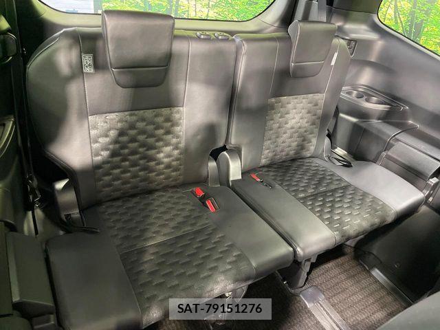 Toyota VOXY 2023-10 7226986-9