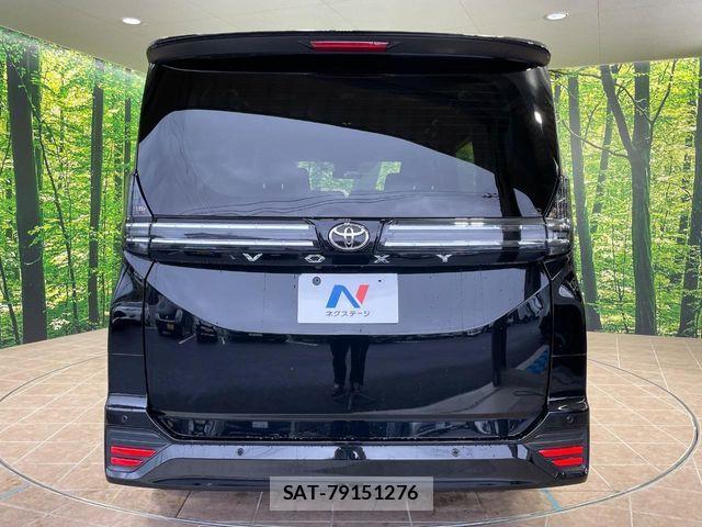 Toyota VOXY 2023-10 7226986-15