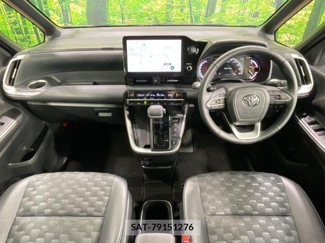 Toyota VOXY 2023-10 7226986-1
