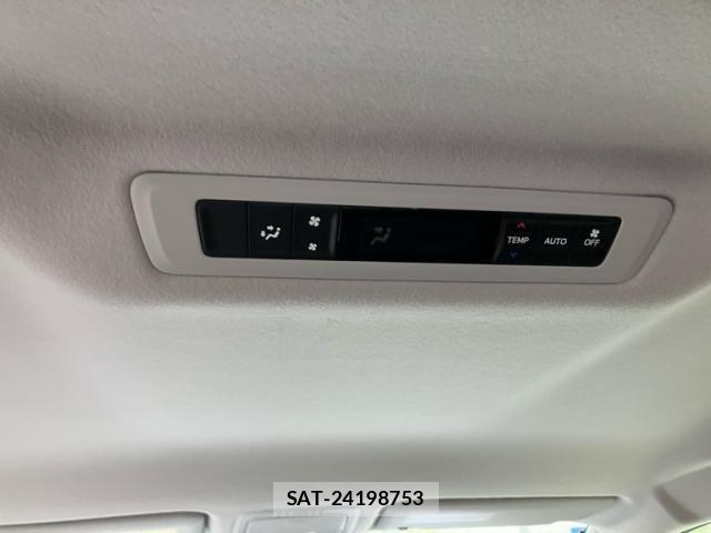 Toyota VOXY 2014-01 7226873-16
