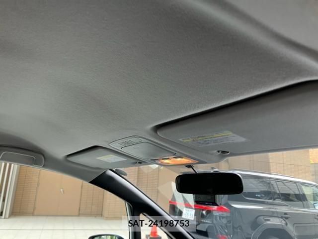 Toyota VOXY 2014-01 7226873-20
