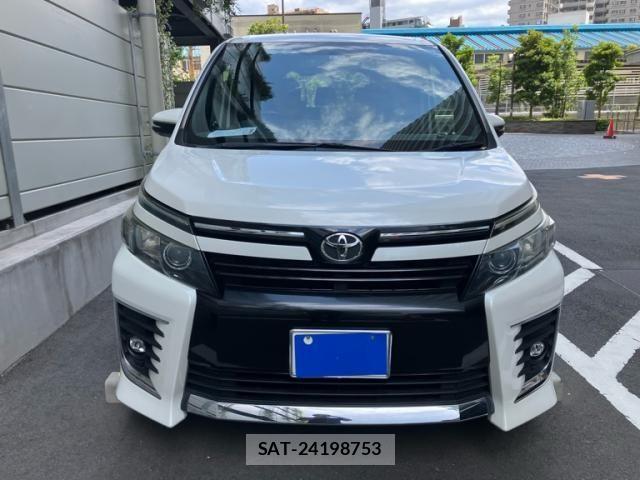Toyota VOXY 2014-01 7226873-1