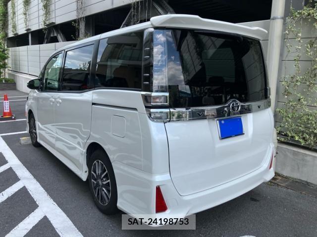 Toyota VOXY 2014-01 7226873-5