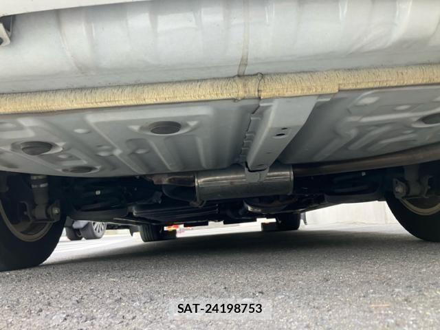 Toyota VOXY 2014-01 7226873-6