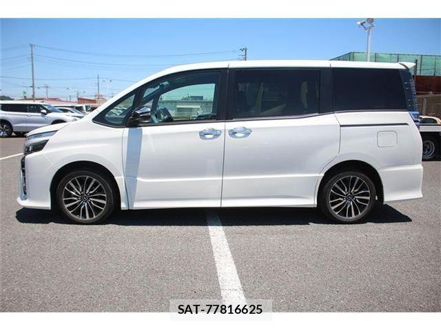 Toyota VOXY 2020-03 7226939-10