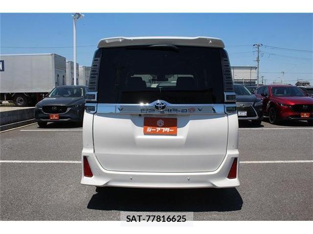 Toyota VOXY 2020-03 7226939-12