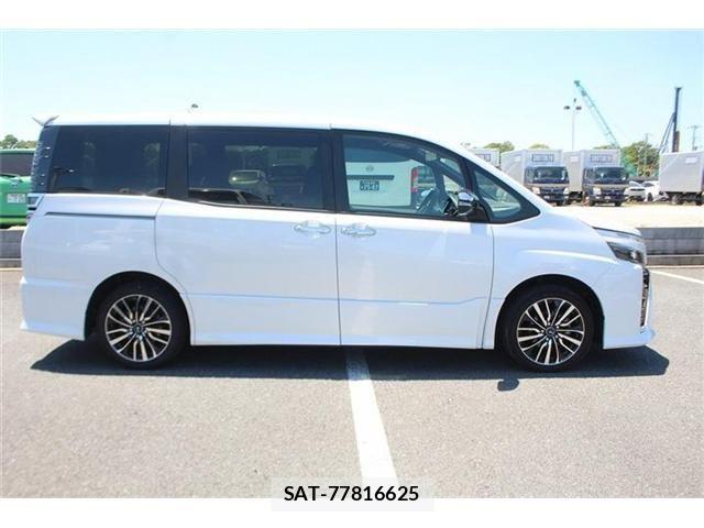 Toyota VOXY 2020-03 7226939-14
