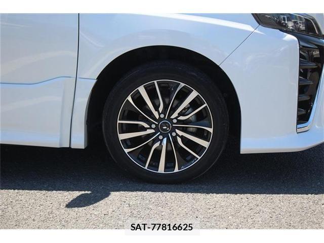 Toyota VOXY 2020-03 7226939-15