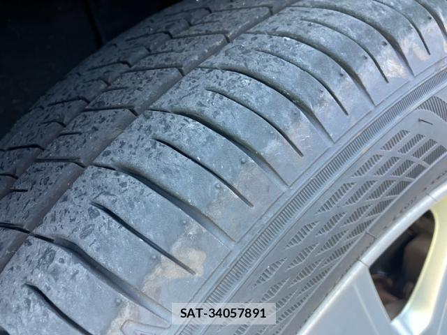Toyota VOXY 2010-01 7226858-9