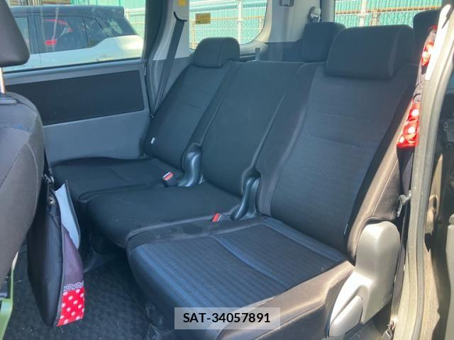 Toyota VOXY 2010-01 7226858-13