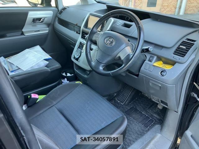 Toyota VOXY 2010-01 7226858-14