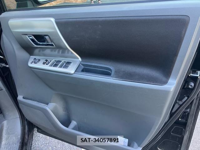 Toyota VOXY 2010-01 7226858-15