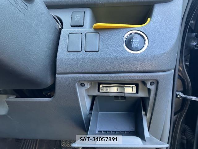 Toyota VOXY 2010-01 7226858-16