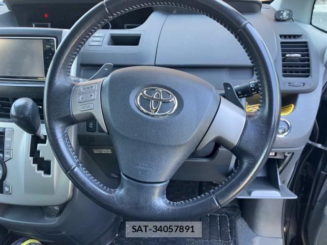 Toyota VOXY 2010-01 7226858-18