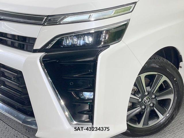 Toyota VOXY 2020-08 7226945-11