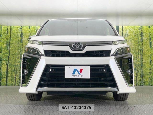 Toyota VOXY 2020-08 7226945-13