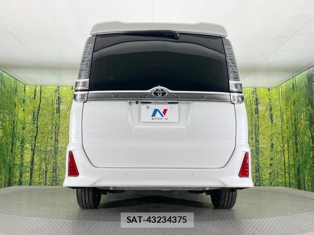 Toyota VOXY 2020-08 7226945-14
