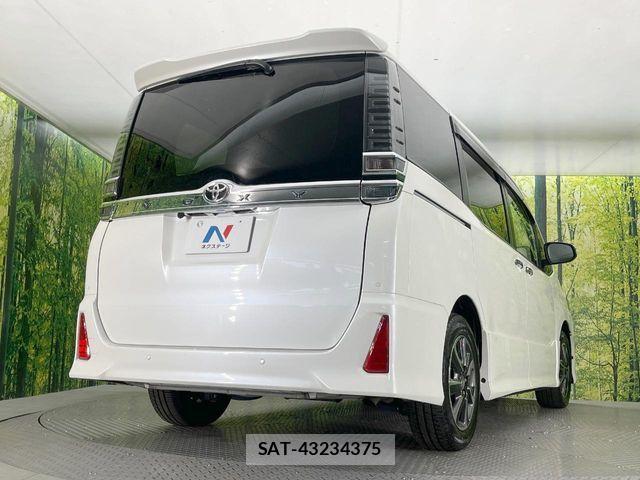 Toyota VOXY 2020-08 7226945-16