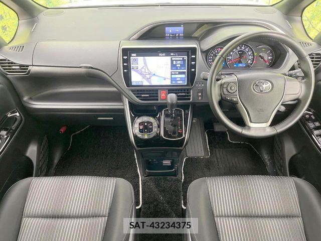 Toyota VOXY 2020-08 7226945-1