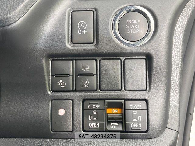 Toyota VOXY 2020-08 7226945-4