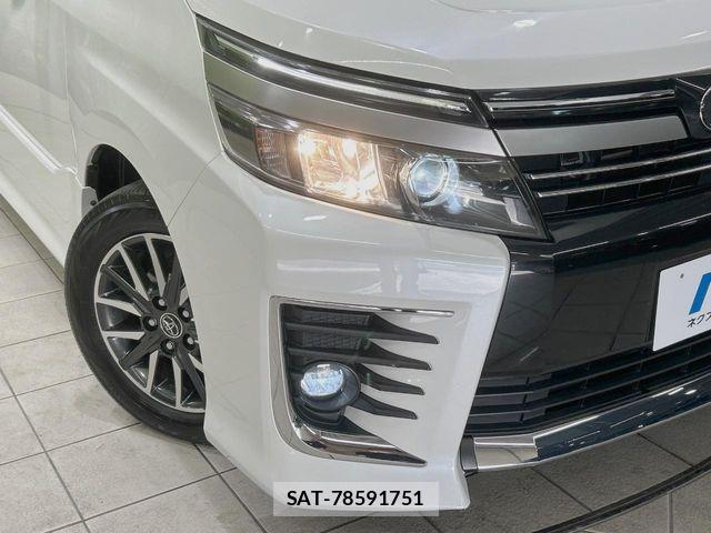 Toyota VOXY 2017-06 7226905-12